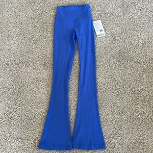 Lululemon align HR flare pant 32” in wild indigo, size 2,